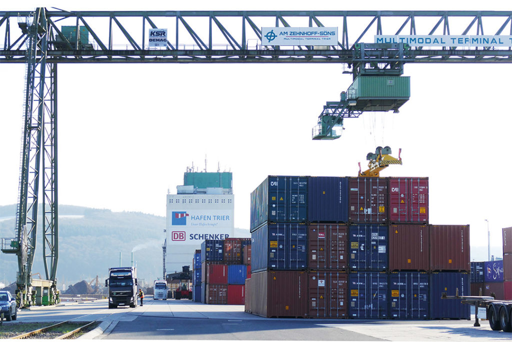 Terminal der Am Zehnhoff Söns Group am Hafen Trier